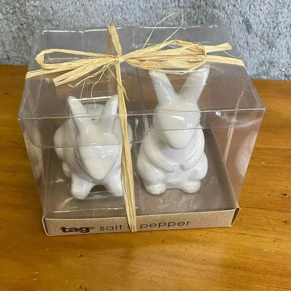 Tag Bunny‎ salt & pepper shaker set new in box - Picture 10 of 12
